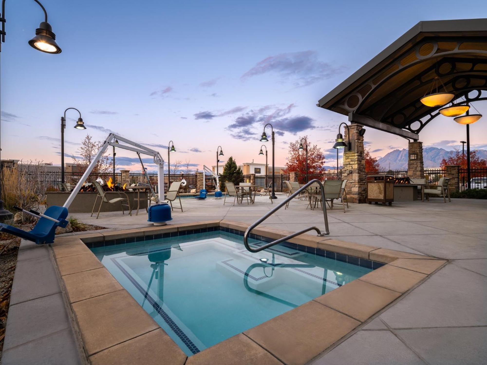 Staybridge Suites Midvale By Ihg Extérieur photo
